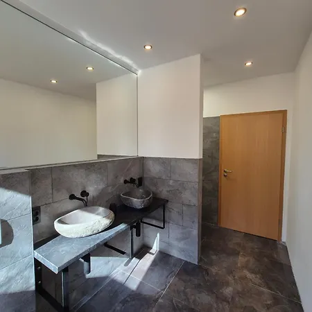 Monteurzimmer 2 Mit Seeblick Проживание в семье Цойтен