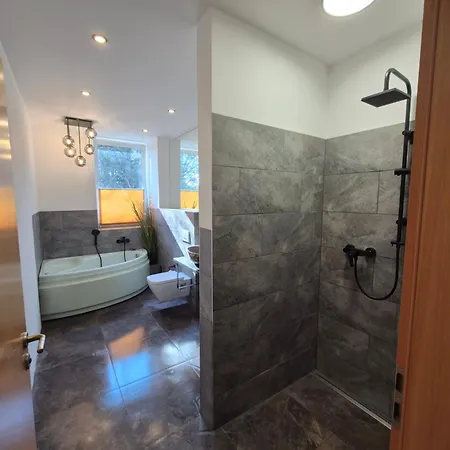 Monteurzimmer 2 Mit Seeblick ツォイテン