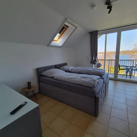 ホームステイ Monteurzimmer 2 Mit Seeblick